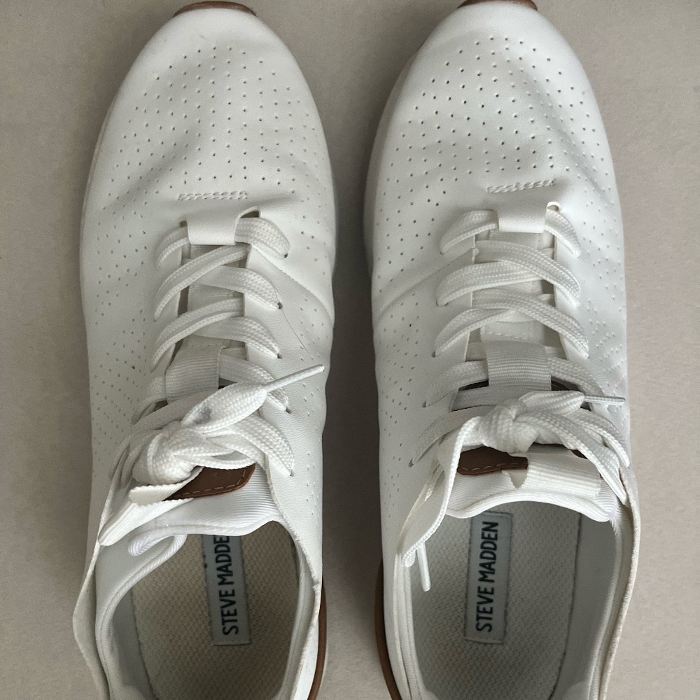 Steve Madden White Dress Sneaker (Size 8)
